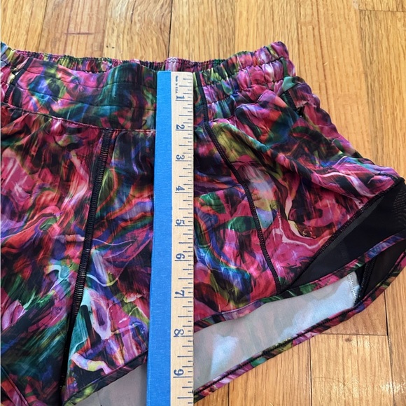 LULULEMON HOTTY HOT LR SHORT *LINED Hyper Flow Pink Multi SIZE-4 (z) - Picture 10 of 14